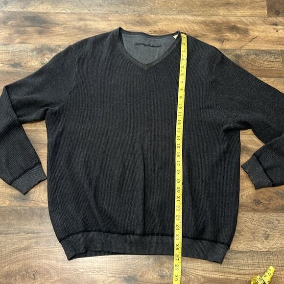 Tommy Bahama v neck sweater size medium - Picture 3 of 5